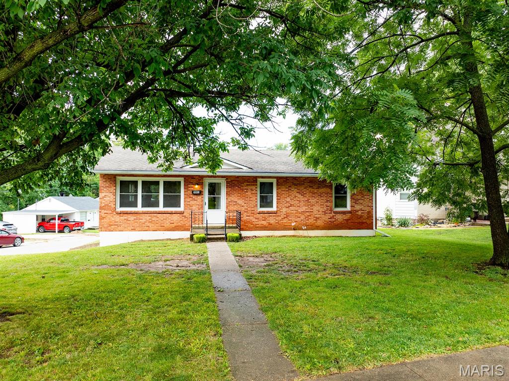 Photo of 3001 Saint Marys Avenue Hannibal MO 63401