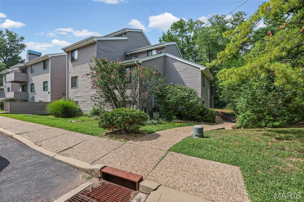 Photo of 1333 Prospect Village Lane #A Ballwin MO 63021