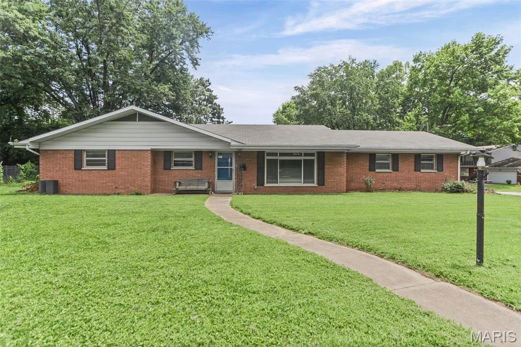 Photo of 23 Melwood Drive Belleville IL 62223