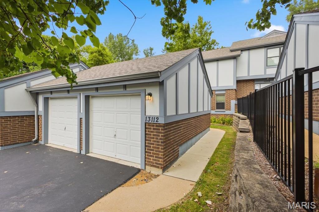 Photo of 13112 Royal Pines Drive Maryland Heights MO 63146