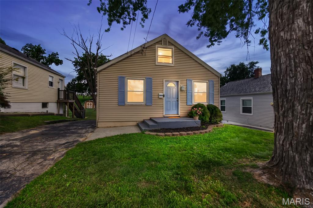 Photo of 1015 S 6th Street St Charles MO 63301