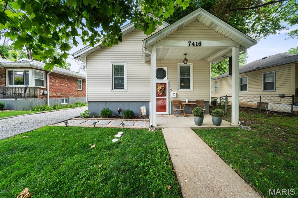 Photo of 7416 Canterbury Avenue St Louis MO 63143