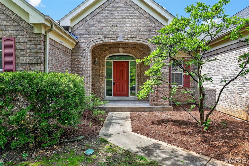 Photo of 2223 Twin Estates Circle Chesterfield MO 63017