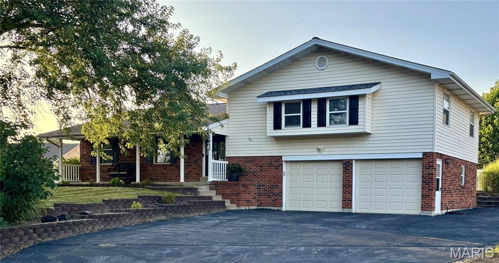 Photo of 423 Ancestry Drive St Peters MO 63376