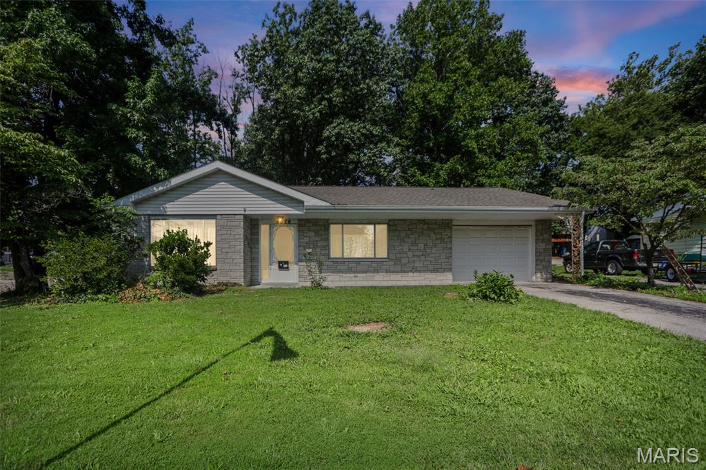 Photo of 4026 Alby Street Alton IL 62002