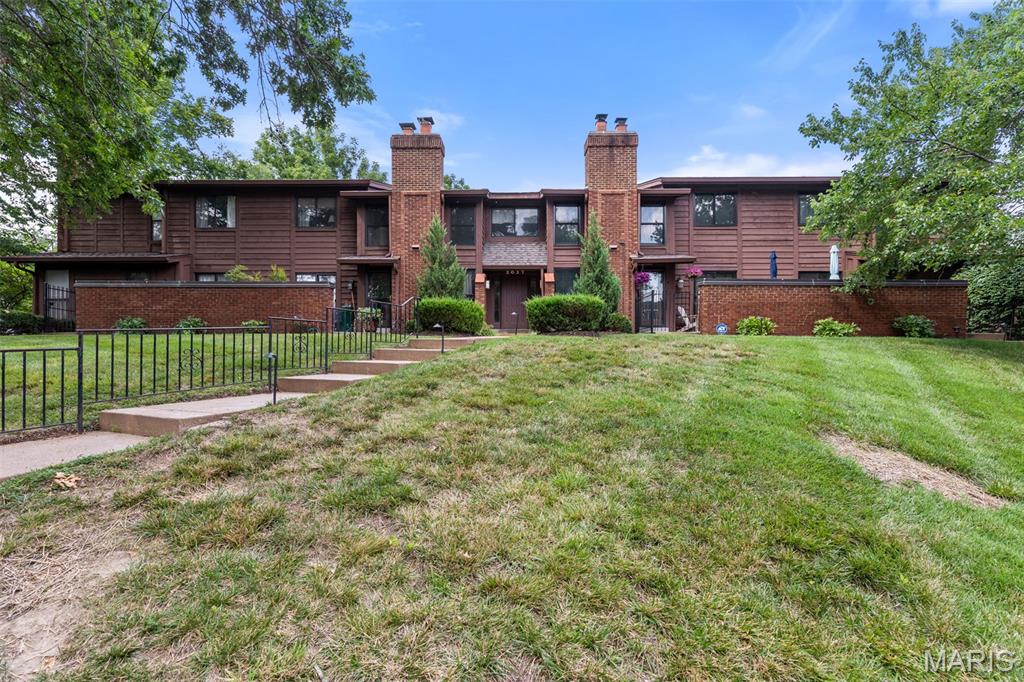 Photo of 2037 Trailcrest Lane #8 Kirkwood MO 63122