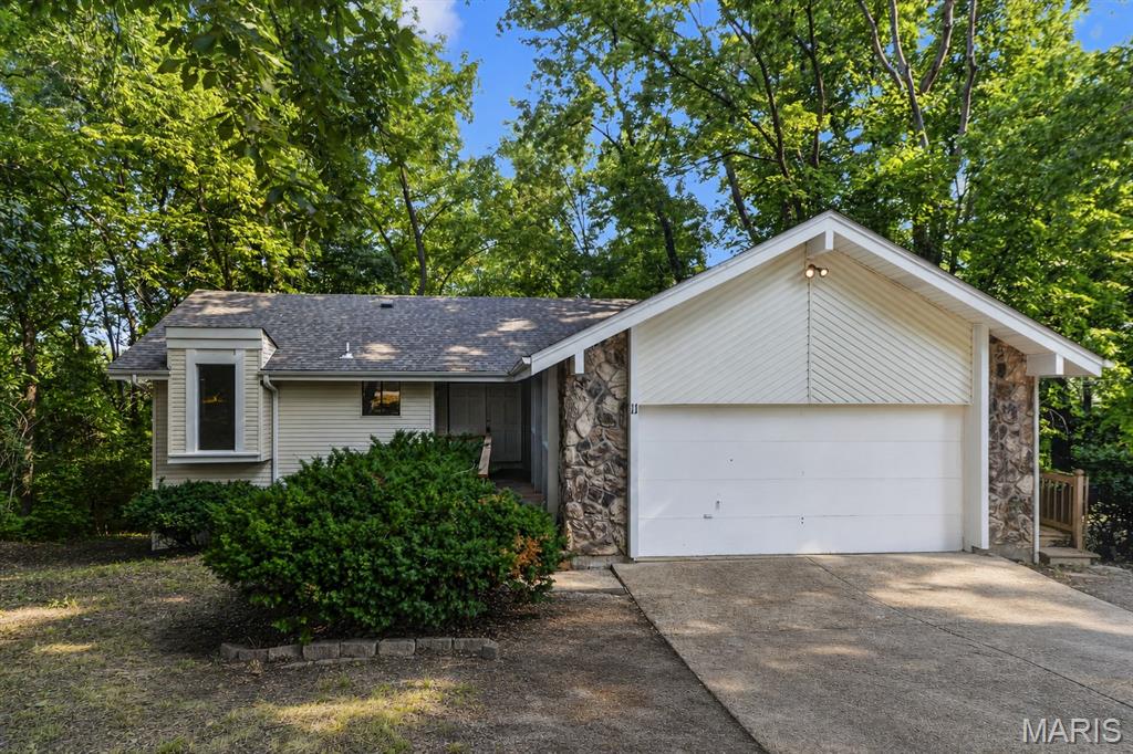 Photo of 11 Cadillac Court Lake St Louis MO 63367