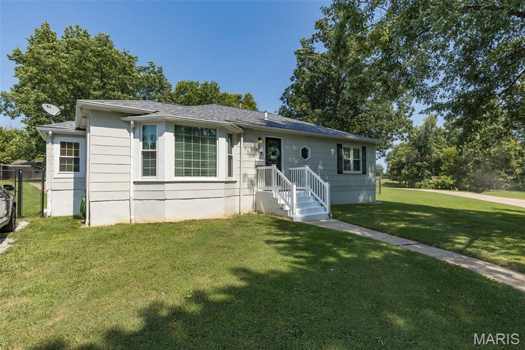 Photo of 606 La Haye Street Ste Genevieve MO 63670