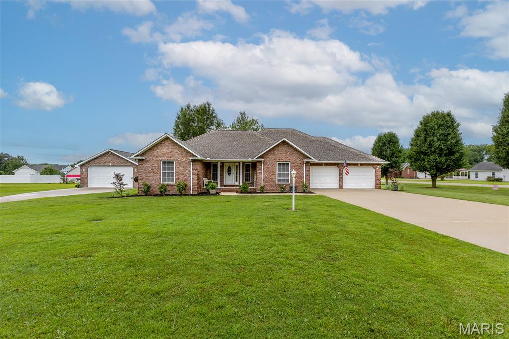 Photo of 1215 Oakcrest Lane Dexter MO 63841