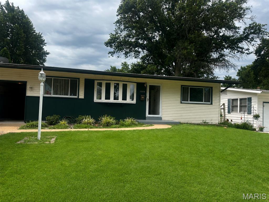 Photo of 1060 Dauphin Lane Florissant MO 63033