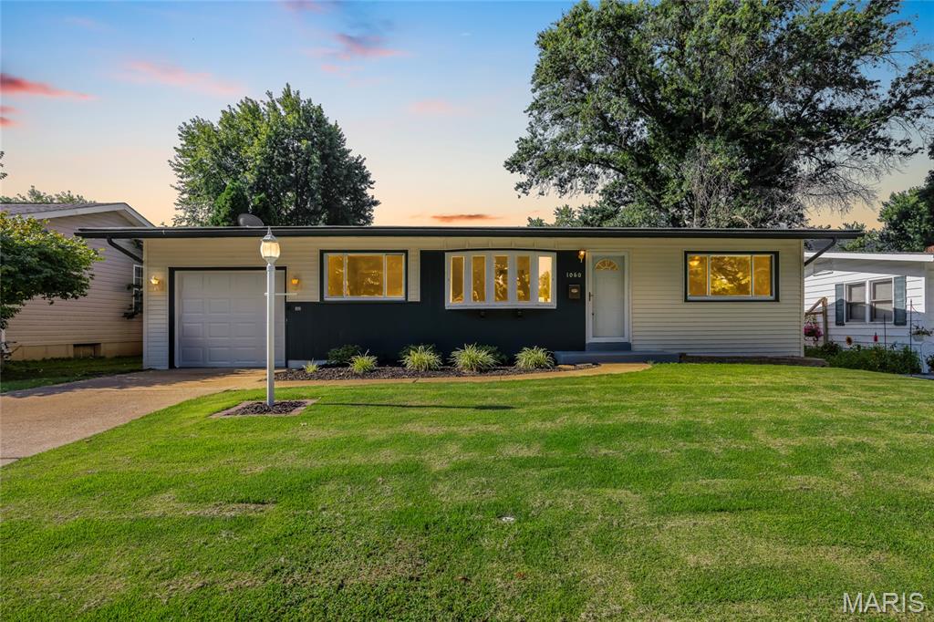 Photo of 1060 Dauphin Lane Florissant MO 63033