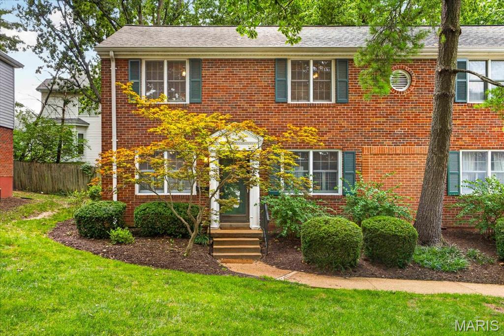 Photo of 9066 W Swan Circle Drive Brentwood MO 63144