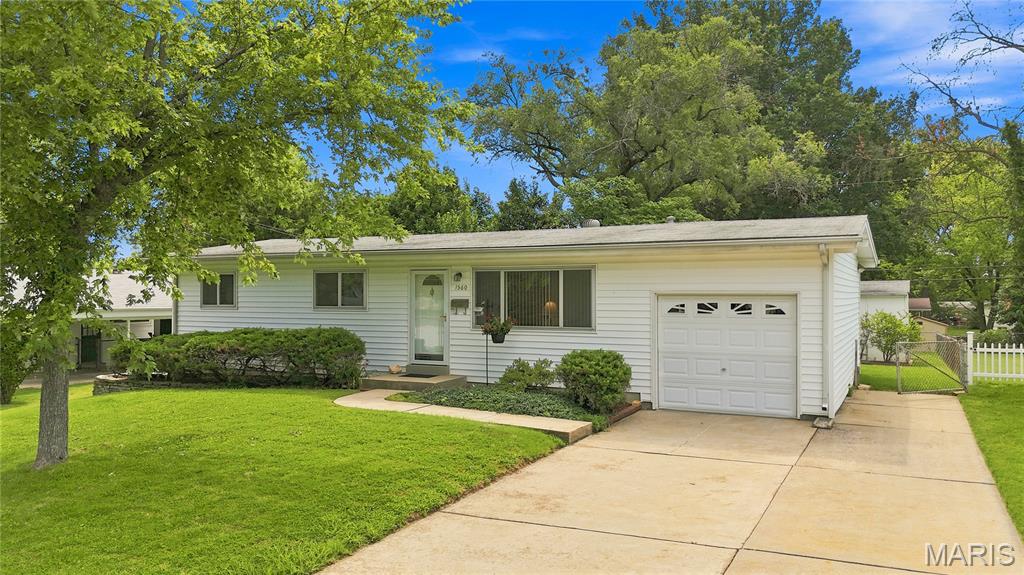 Photo of 1560 Starling Drive Florissant MO 63031
