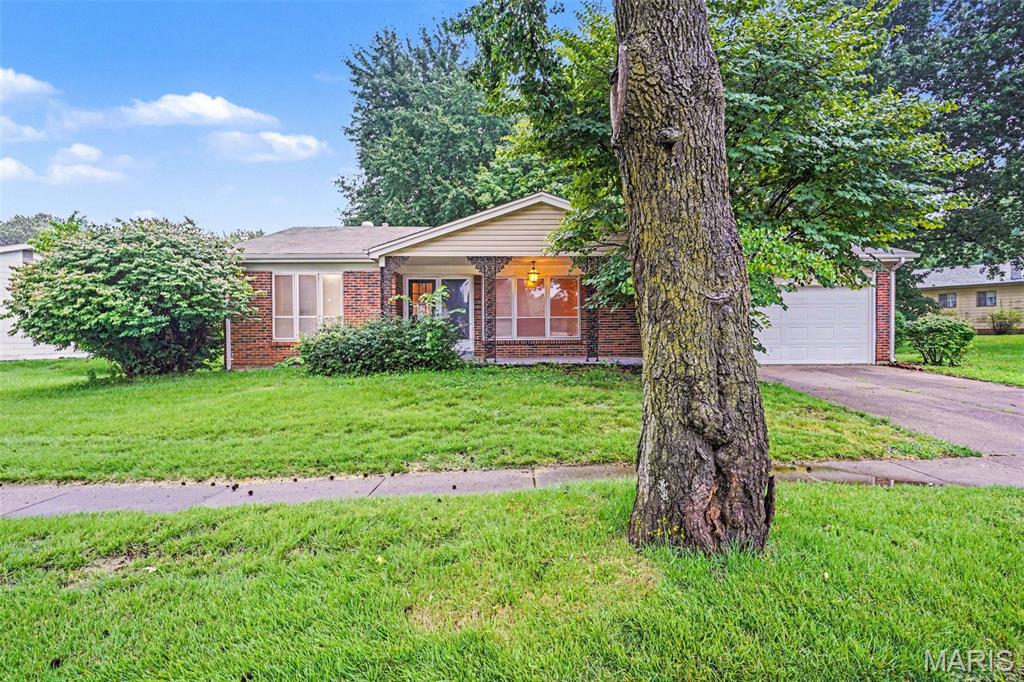 Photo of 12810 Verwood Drive St Louis MO 63033