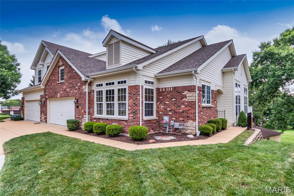 Photo of 105 River Breeze Way St Louis MO 63129