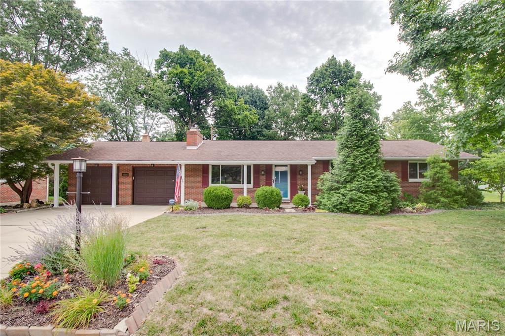 Photo of 4805 Chateau Drive Godfrey IL 62035