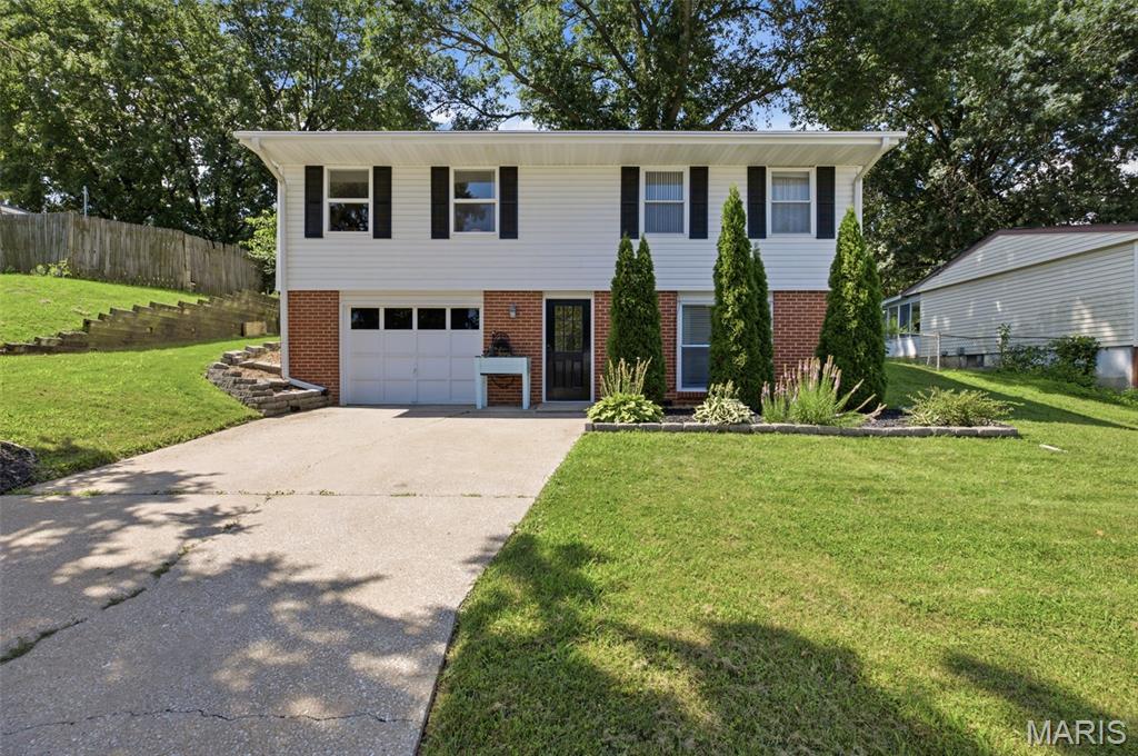 Photo of 1107 Esterling Drive St Charles MO 63301