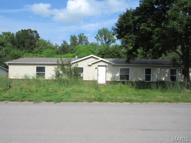 Photo of 10910 Hunters Creek Drive Lebanon IL 62254