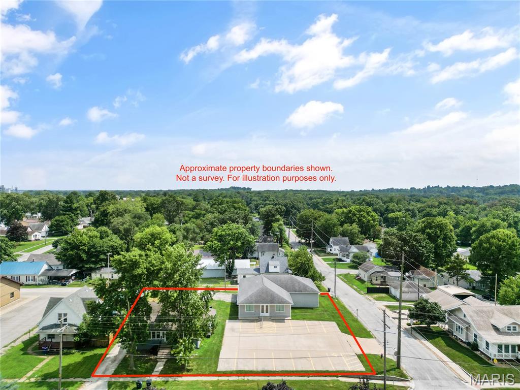 Photo of 1110 School Street Hillsboro IL 62049
