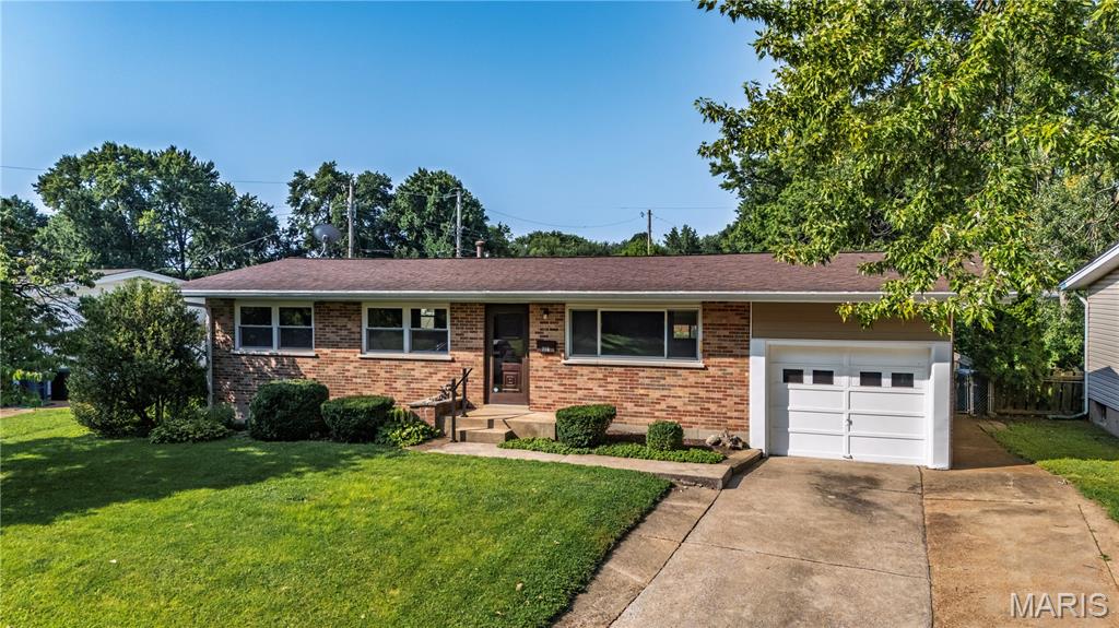 Photo of 710 Bellarmine Lane Florissant MO 63031