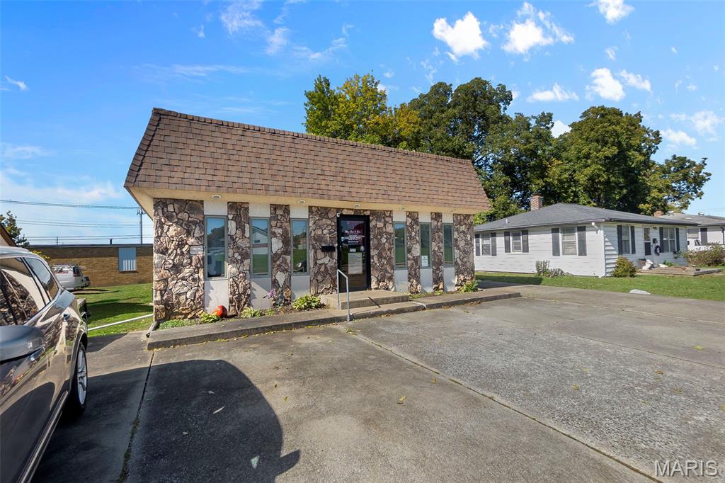 Photo of 225 Clark Avenue Cape Girardeau MO 63701