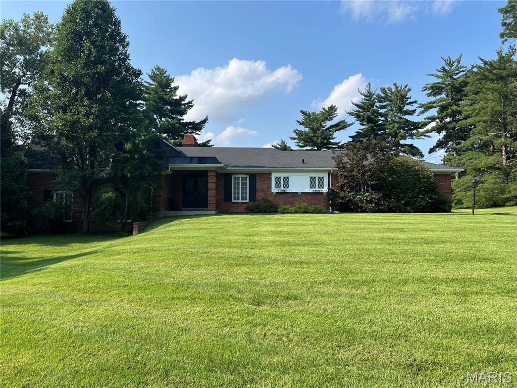 Photo of 11631 Fallbrook Drive Town and Country MO 63131