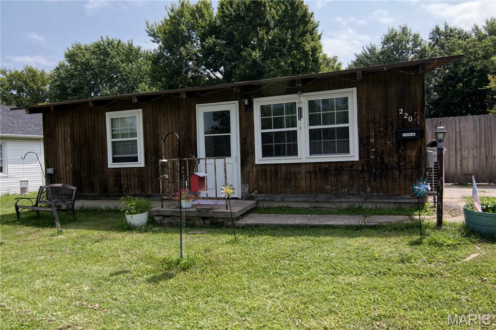 Photo of 220 N Olive Street Marshfield MO 65706