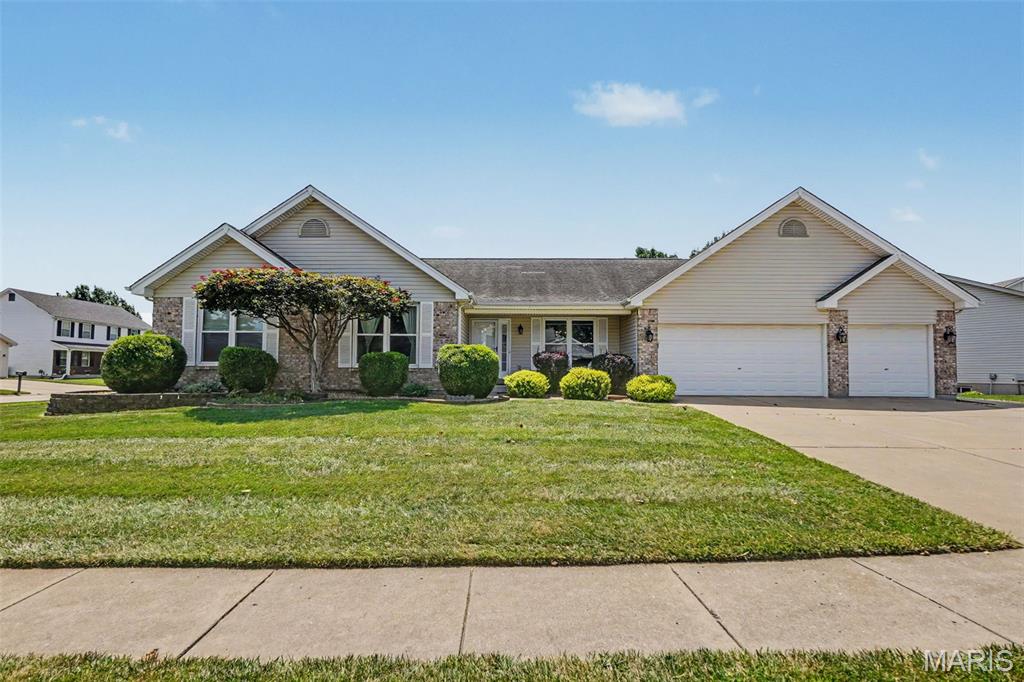 Photo of 304 Thoroughbred Trail St Peters MO 63376