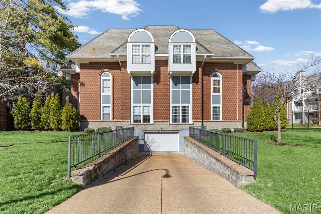 Photo of 4235 W Pine Boulevard #3 St Louis MO 63108