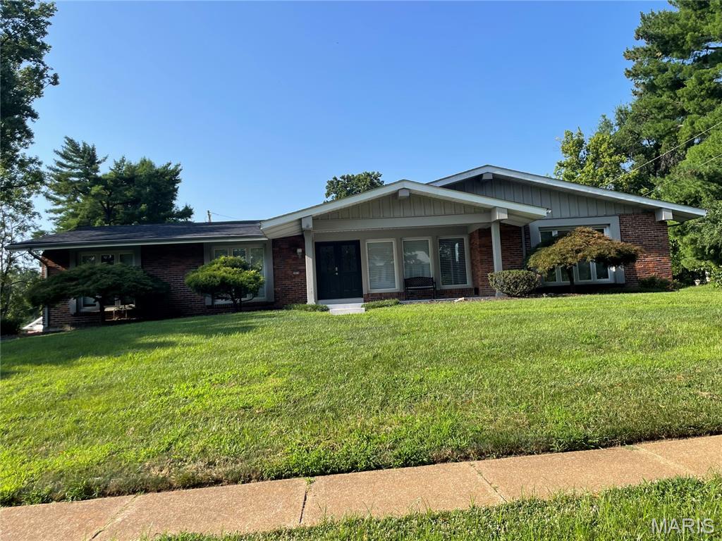 Photo of 14316 Markham Lane Chesterfield MO 63017