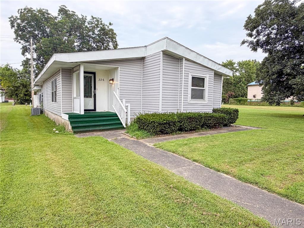 Photo of 226 Dixie Street Sikeston MO 63801