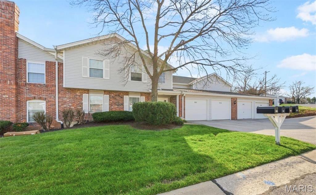 Photo of 980 Windstream Drive #35 St Peters MO 63376
