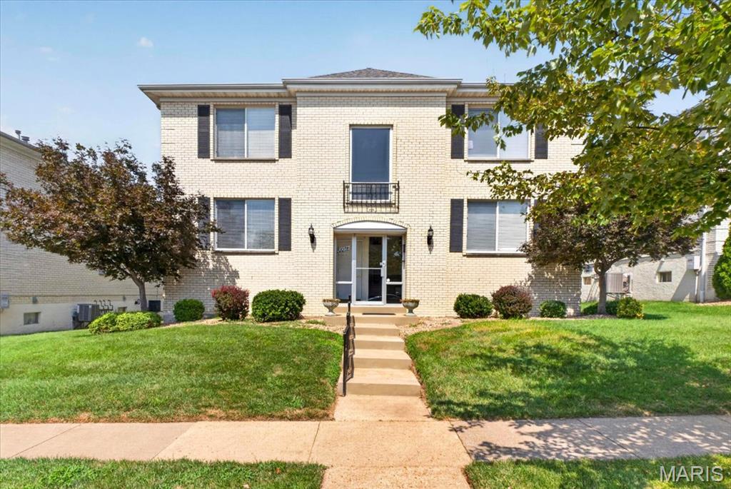 Photo of 10017 Chardin Way #3 St Louis MO 63128