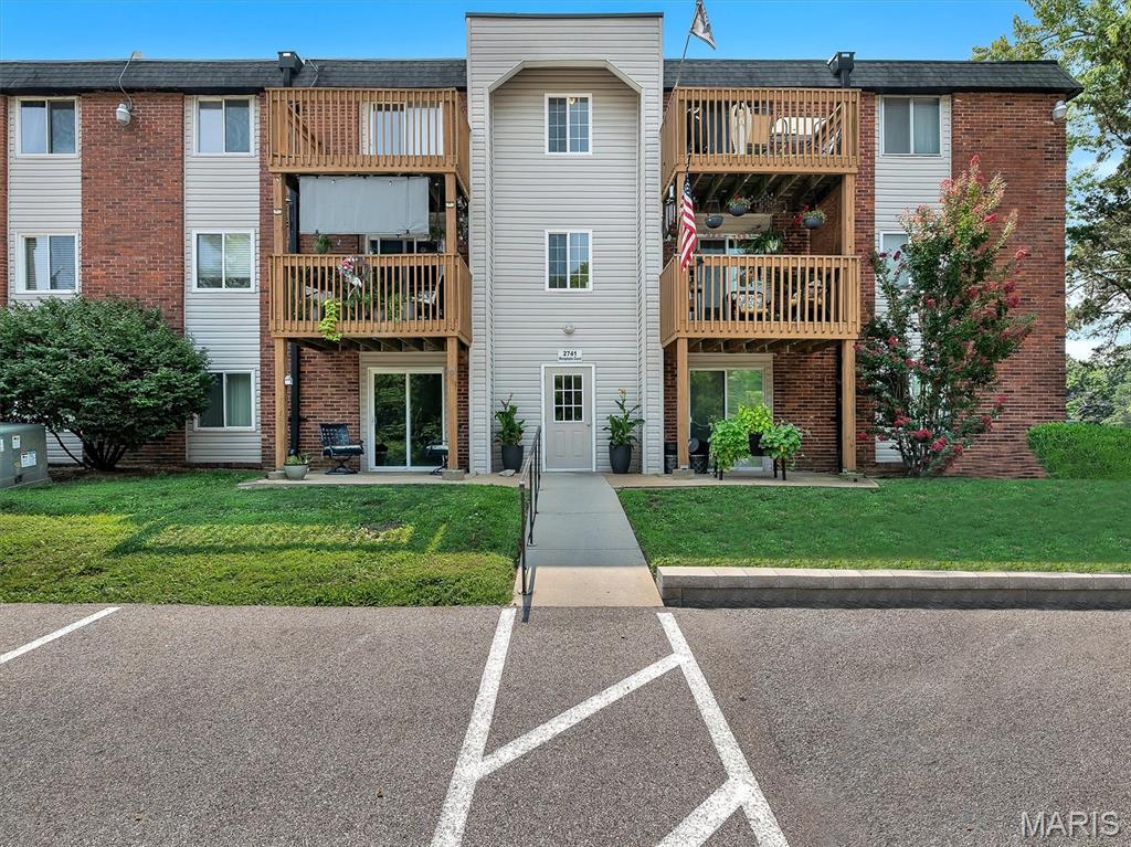 Photo of 2741 Westphalia Court #F St Louis MO 63129