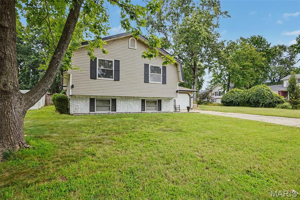 Photo of 112 Sutters Mill Road St Peters MO 63376