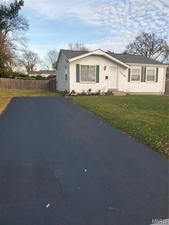 Photo of 12106 Belaire Place Maryland Heights MO 63043