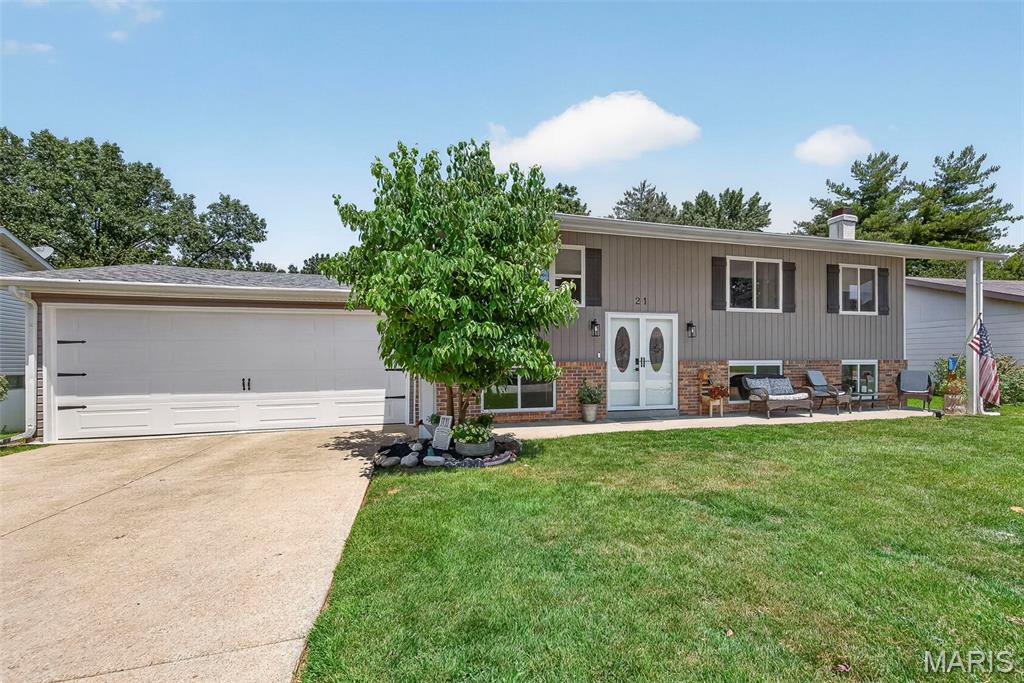 Photo of 21 Gary Glen Drive St Peters MO 63376