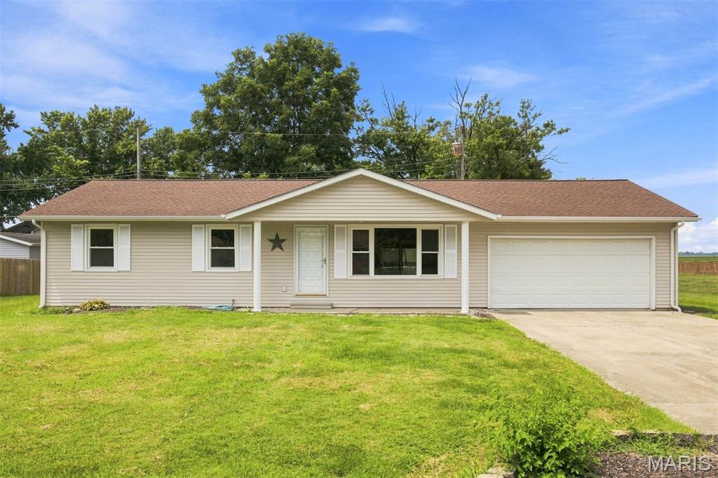 Photo of 413 W Oak Street New Baden IL 62265