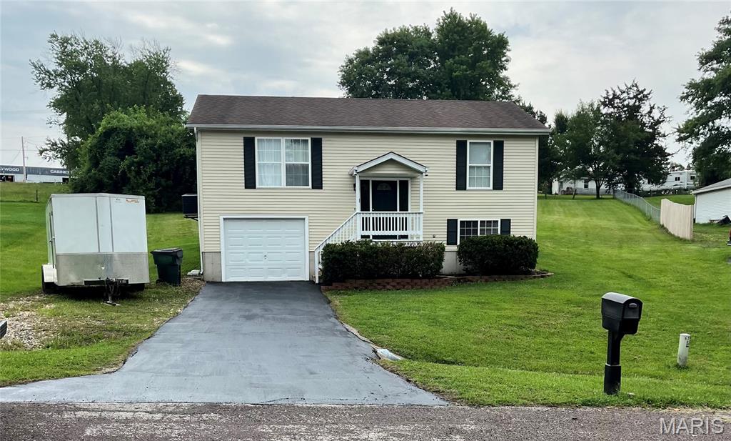 Photo of 6224 Yellow Brick Road Washington MO 63090