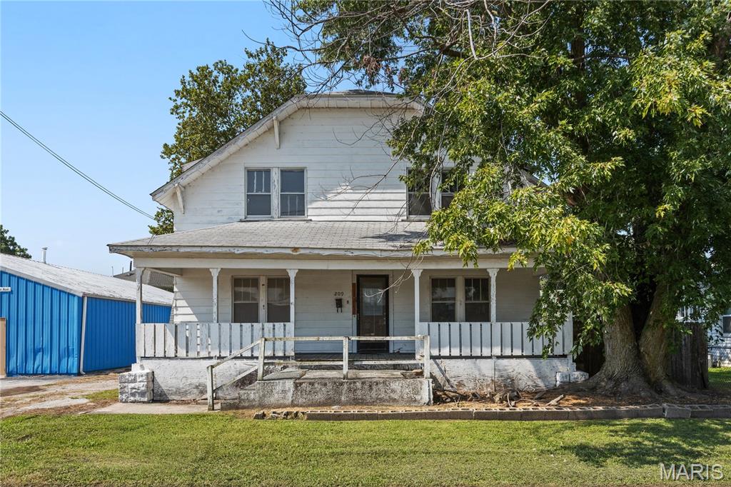 Photo of 209 W Saint Louis Avenue East Alton IL 62024