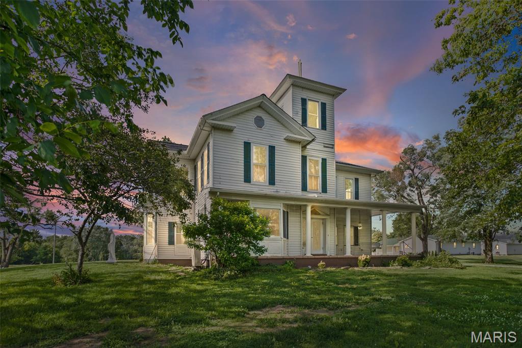 Photo of 401 E Fairgrounds Avenue Jerseyville IL 62052