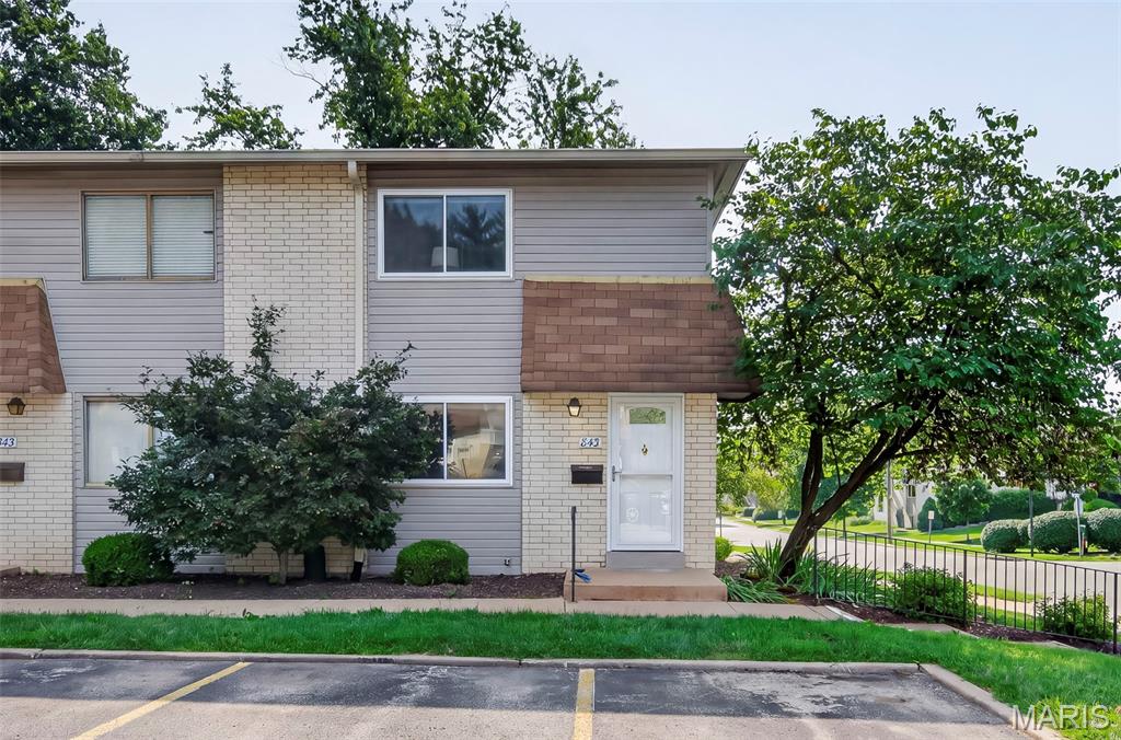 Photo of 843 Portsdown Road Ballwin MO 63011