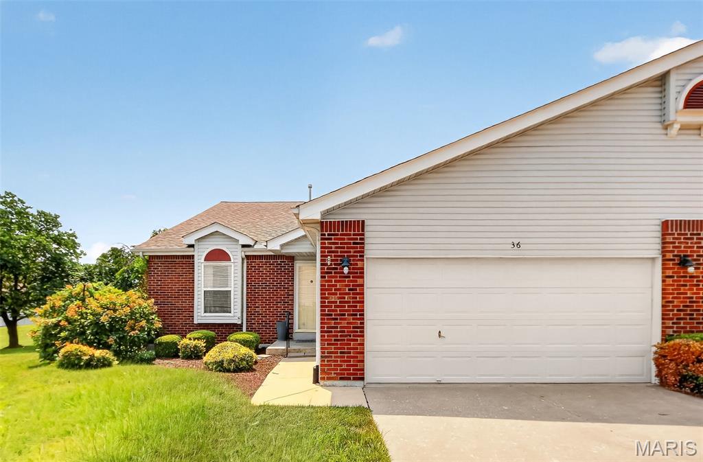 Photo of 36 Lienemann Court #51 St Peters MO 63303
