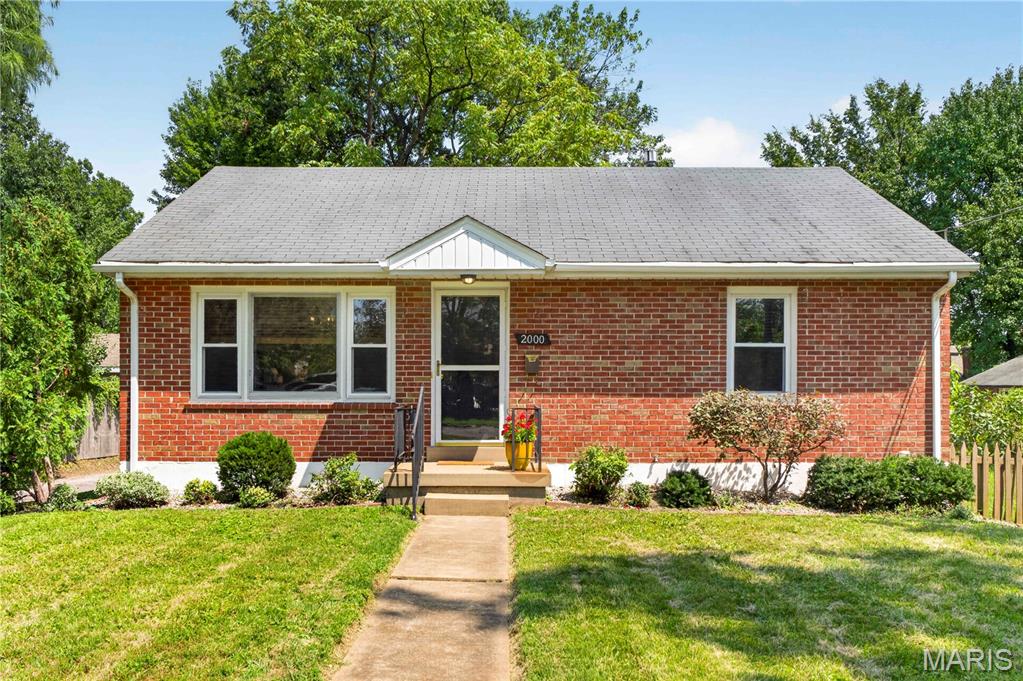Photo of 2000 Alameda Avenue Maplewood MO 63143