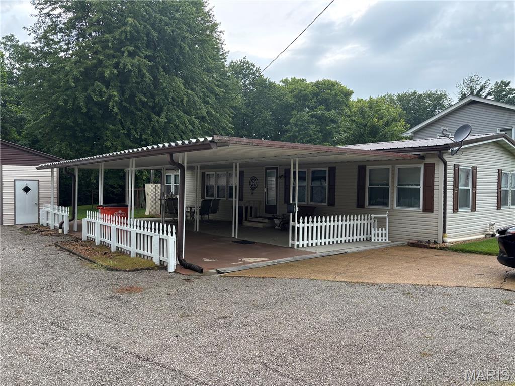 Photo of 402 Pinckneyville Road Marissa IL 62257