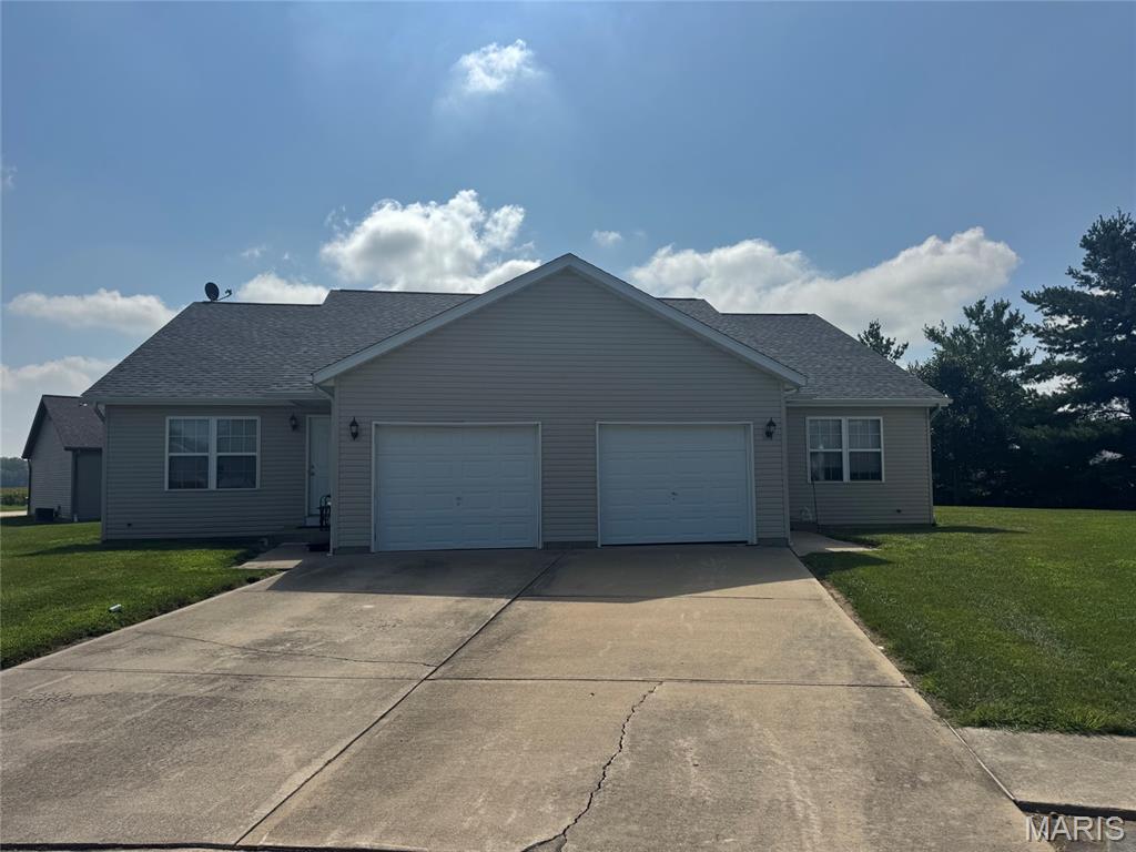 Photo of 13014 Bermuda Grass Court Breese IL 62230