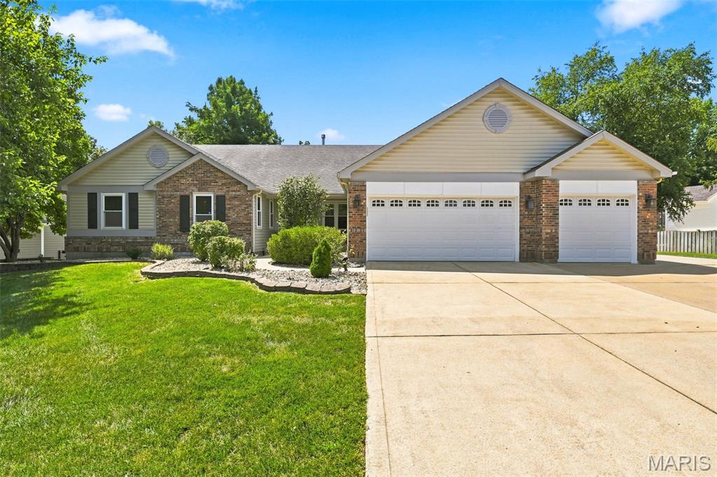 Photo of 16806 Clayton Road Wildwood MO 63011