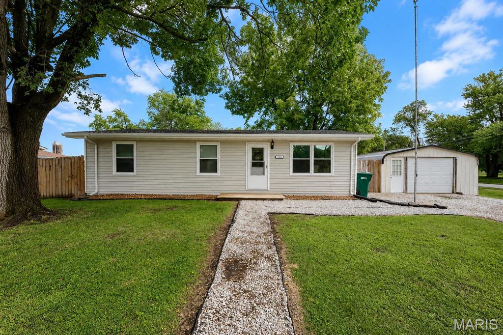 Photo of 122 Lynn Street Lebanon IL 62254