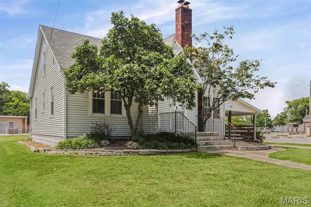 Photo of 851 11th Street Carlyle IL 62231