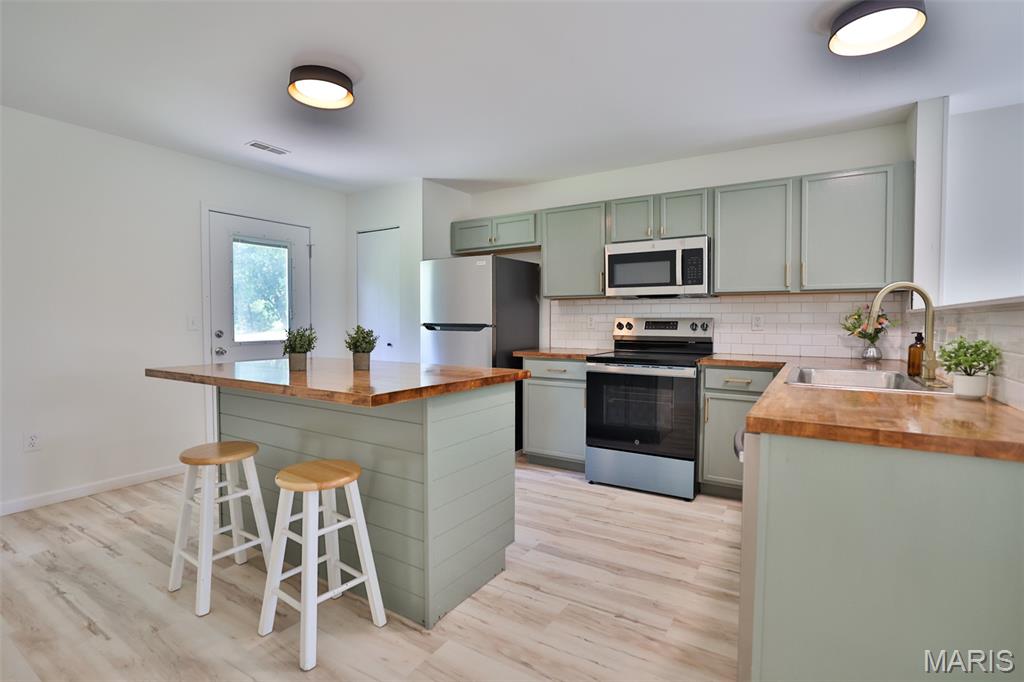 Photo of 560 Falling Leaf Way Mascoutah IL 62258